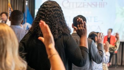 Permalink to:Swearing loyalty: Should new citizens pledge allegiance in a naturalisation oath?